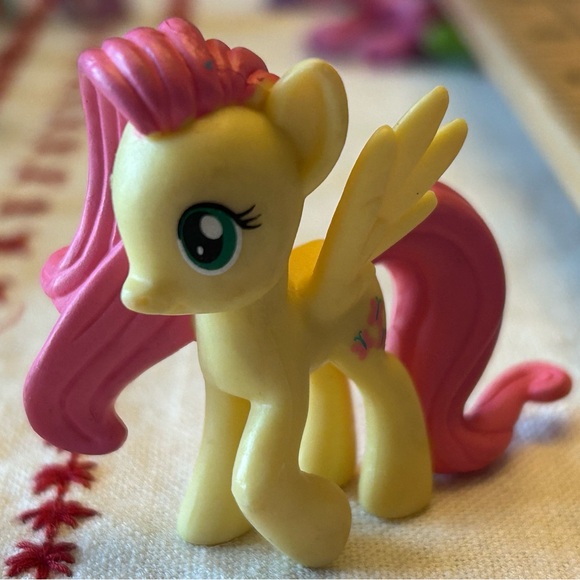 My Little Pony Lot of 4 Collectible Mini-Figures Kid's Toys Gifts - Picture 4 of 7